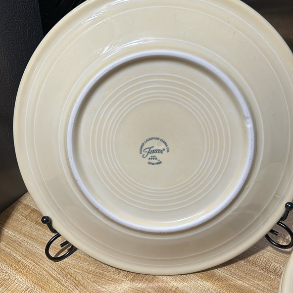 Fiesta Classic Rim Dinner plate Retired Ivory 4 Plates - Picture 3 of 4